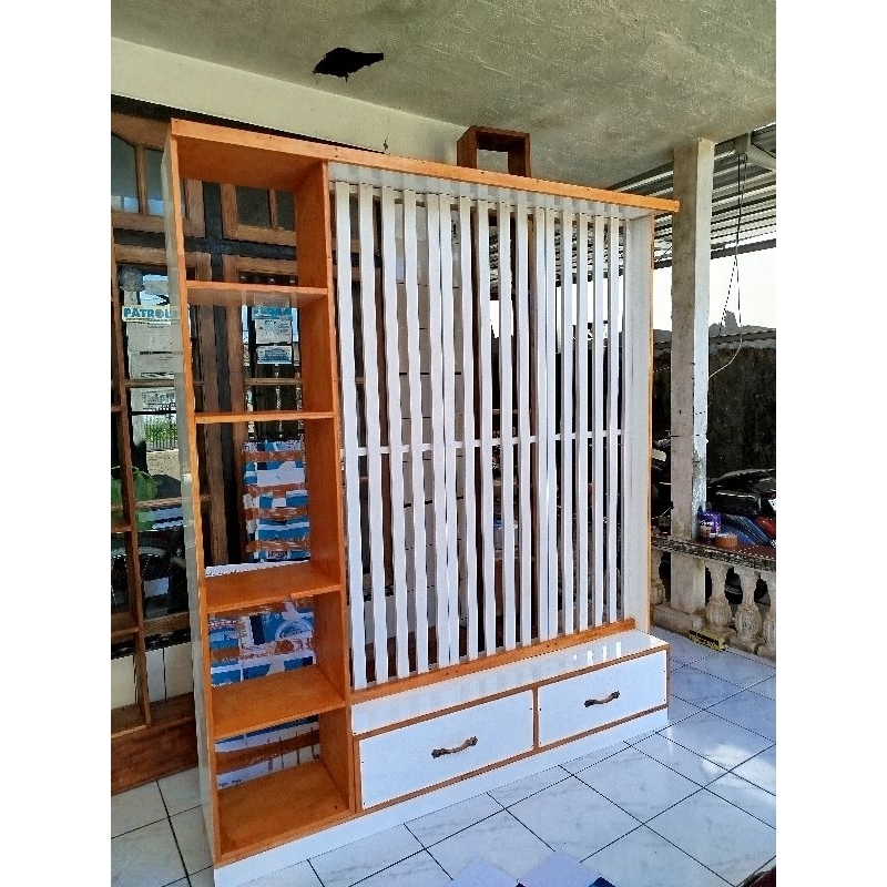 Penyekat Ruangan Tamu | Rak Partisi Ruangan