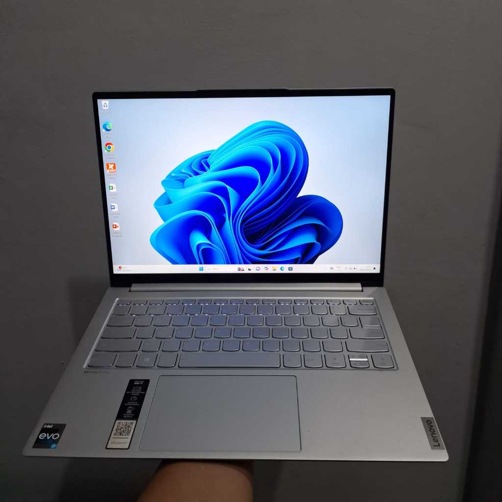 301. Laptop Lenovo Slim 7i 14IAP7  Intel core i7 gen 12
