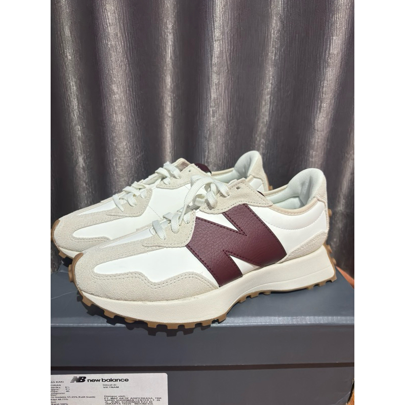 New Balance 327