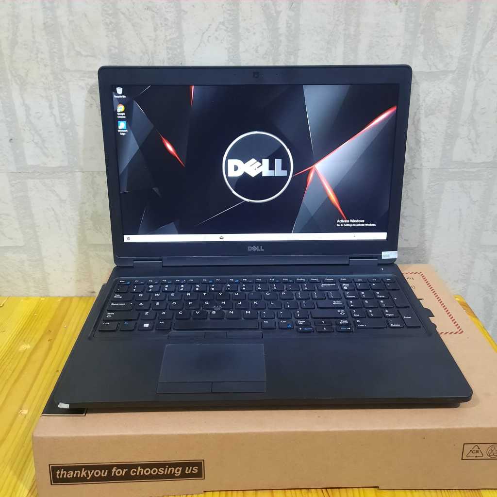 Laptop Workstatuon DELL Precision 3520, Core i7-7820HQ, Ram 8Gb / SSD 256Gb, ##DualVga: - UHD Graphi