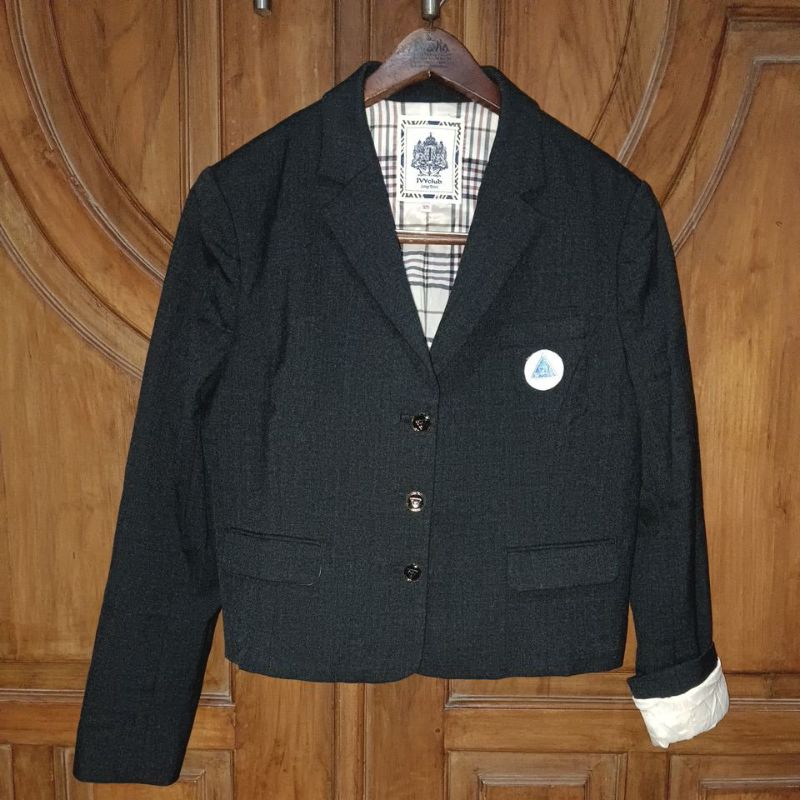 PRELOVED IVY CLUB Blazer Seragam Sekolah Crop Wanita Hitam LD 92