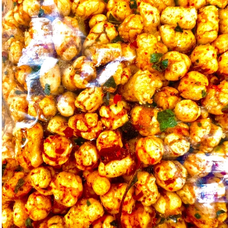 

Pilus Cikur Pedas Daun Jeruk 250gr/Pilus Tik Tak Pedas Renyah Gurih Bumbu Melimpah