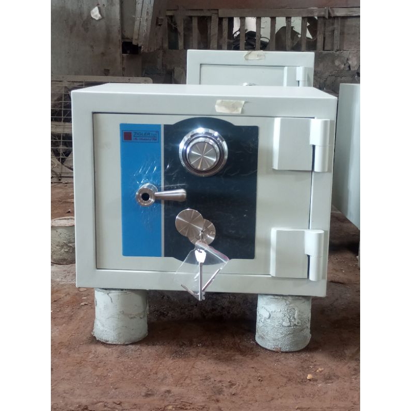 Brankas favorit rumahan tinggi 40cm