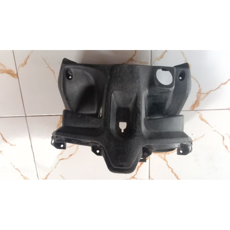 Leg Shield / Cover body SKYWAVE 92111-13H00 Original body tengah suzuki skywave dashboard suzuki sky
