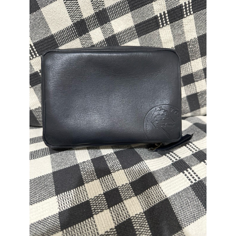 Voyej leather pouch