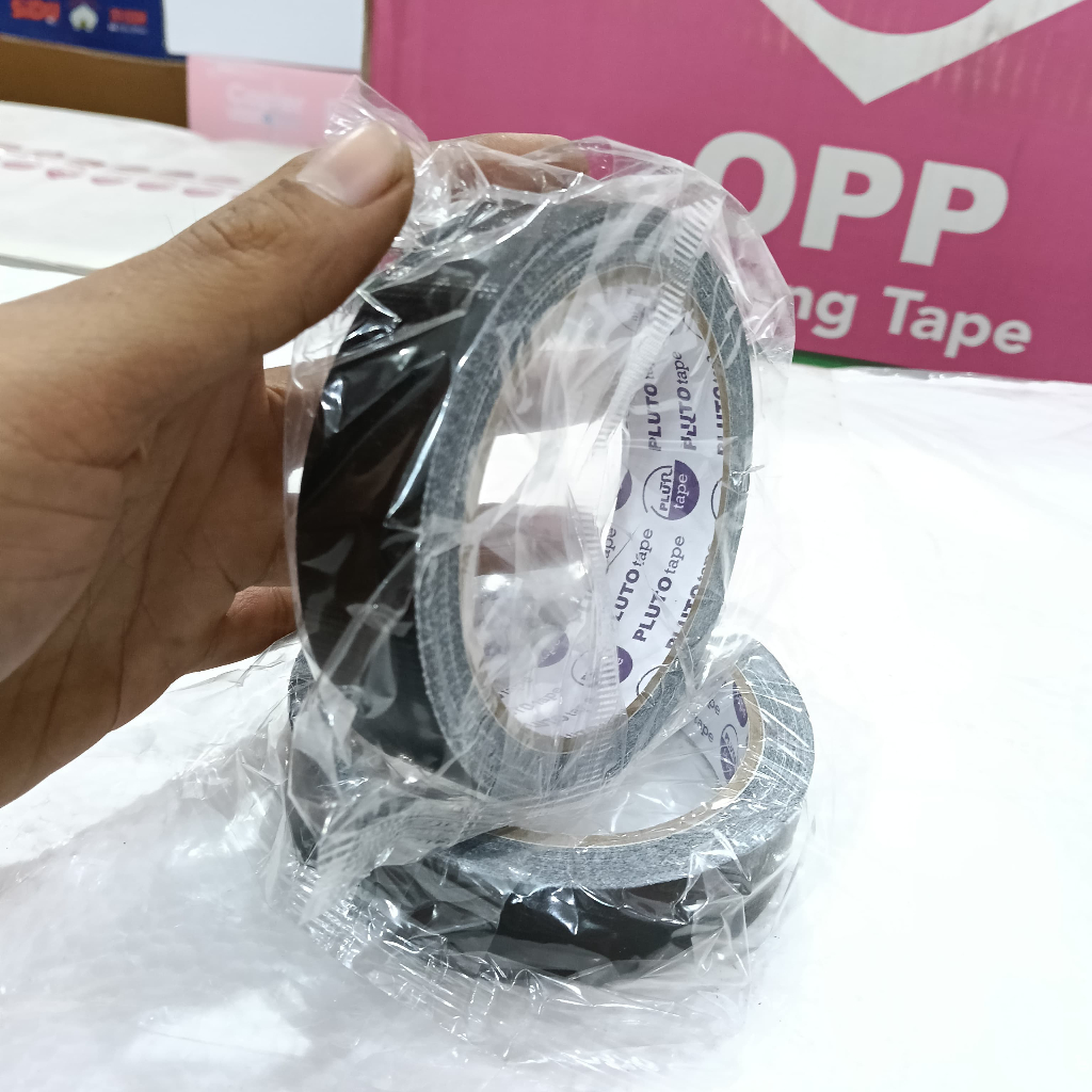 

Lakban Kain Hitam 1 Inch 24mm– Kuat & Tahan Lama – Cloth Tape Serbaguna