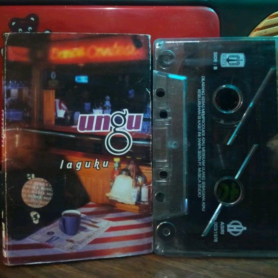Kaset pita Ungu album Laguku