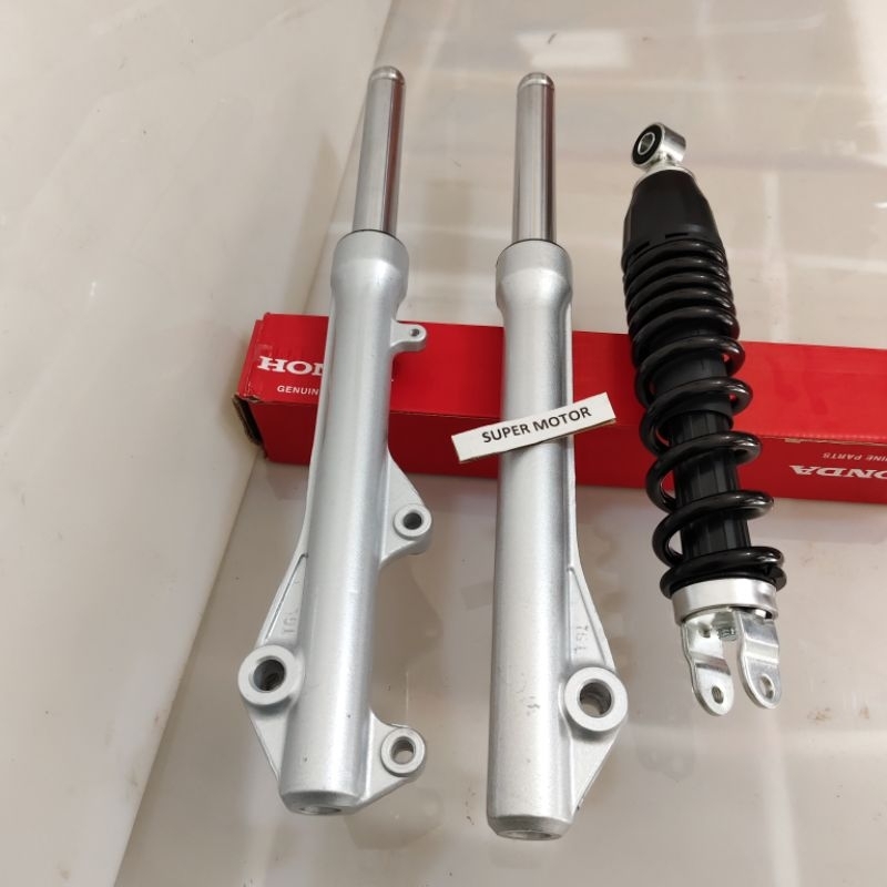 Shock depan+belakang Scoopy Carbu shock depan dan belakang Scoopy Carbu lengkap