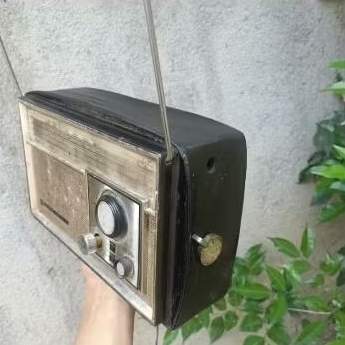 RADIO JADUL Barang Antik untuk Pajangan saja