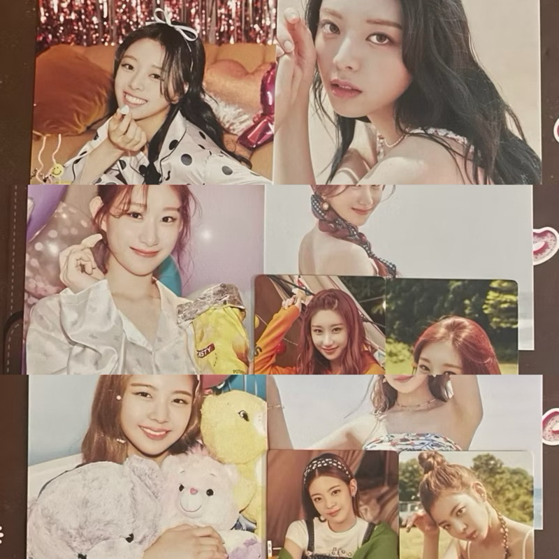 ITZY SEASON GREETINGS 2022 POSTCARD & PHOTOCARD MEMBER SET