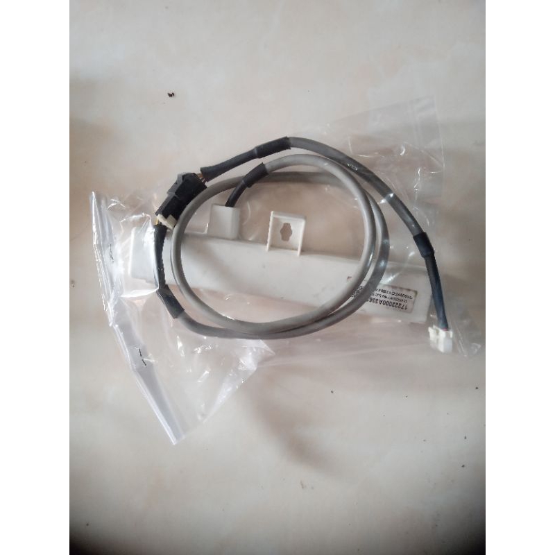 ir sensor display indoor AC merk Midea model MSBC-07CRN1