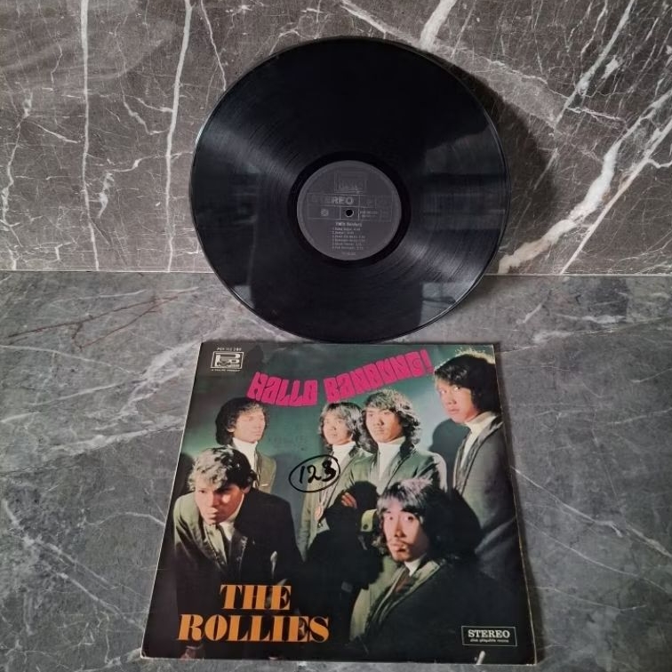 VINYL // HALLO BANDUNG "THE ROLLIES"