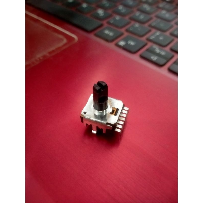 POTENSIO MASTER VOLUME KEYBOARD YAMAHA PSR E 303 313 323 333 353 363 ORIGINAL ALPS