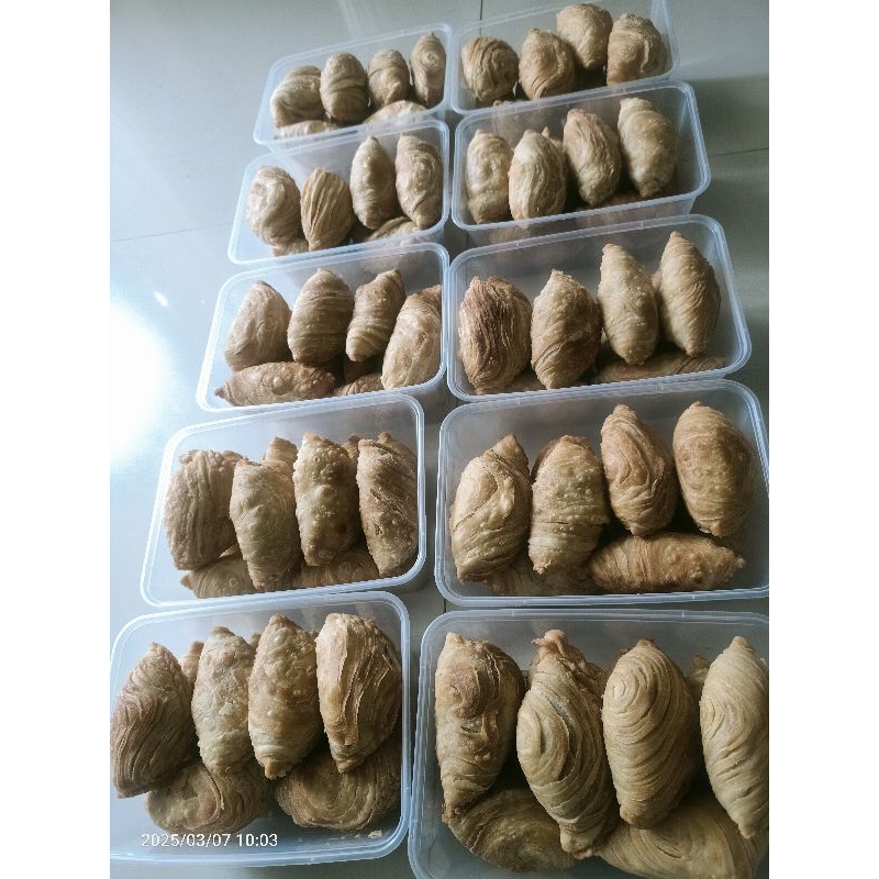 

Karipap Pusing Premium