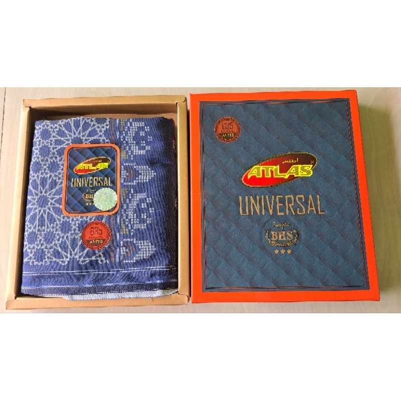 Sarung Atlas Universal Kembang Motif Biru Tua Supported By BHS
