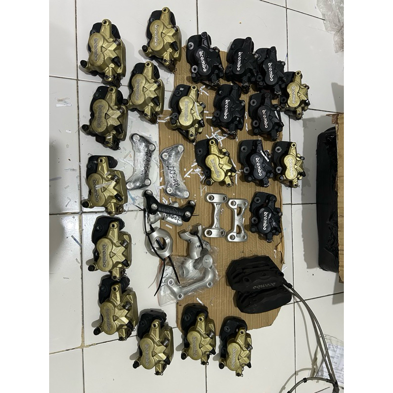 kaliper belakang Brembo lepasan motor BMW R1200 RT