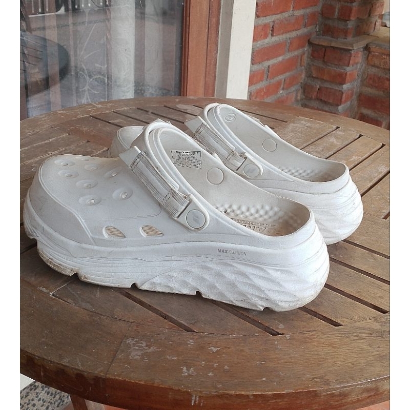 Skechers Max Cushioning Foamies Women's Sandal - White