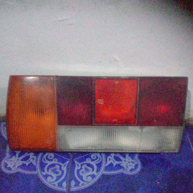 lampu blakang peugeot 505