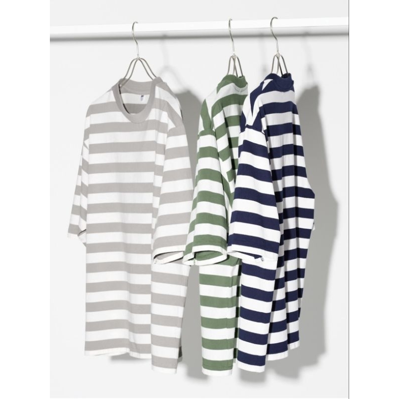 UNIQLO T-SHIRT OVERSIZE GARIS
