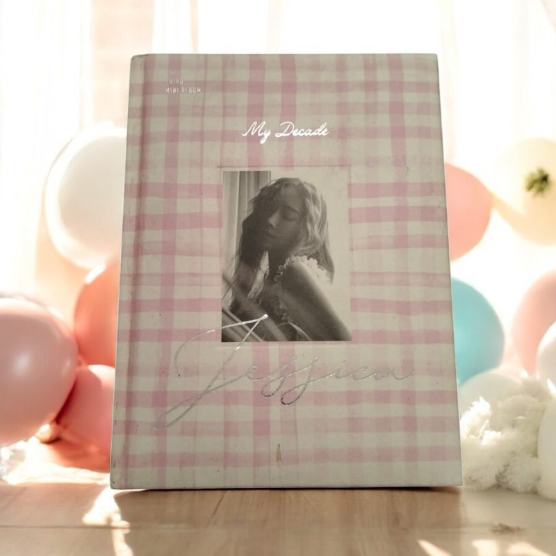 UNSEALED ALBUM OFFICIAL JESSICA JUNG ‘MY DECADE’ DAN PHOTOCARD OFFICIAL JESSICA ALBUM MY DECADE