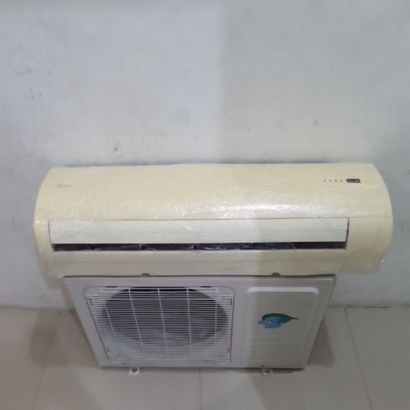 Second Ac 1,5 pk @ indoor midea , outdoor changhong
