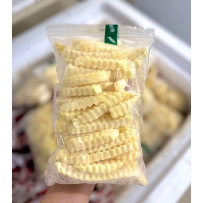 

KENTANG GORENG CRINKLE CURAH 500 GR (FROZEN FOOD)