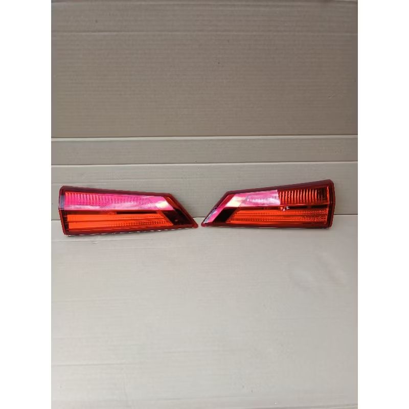 reflektor bagasi calya / reflektor bagasi sigra / lampu bagasi calya / sigra