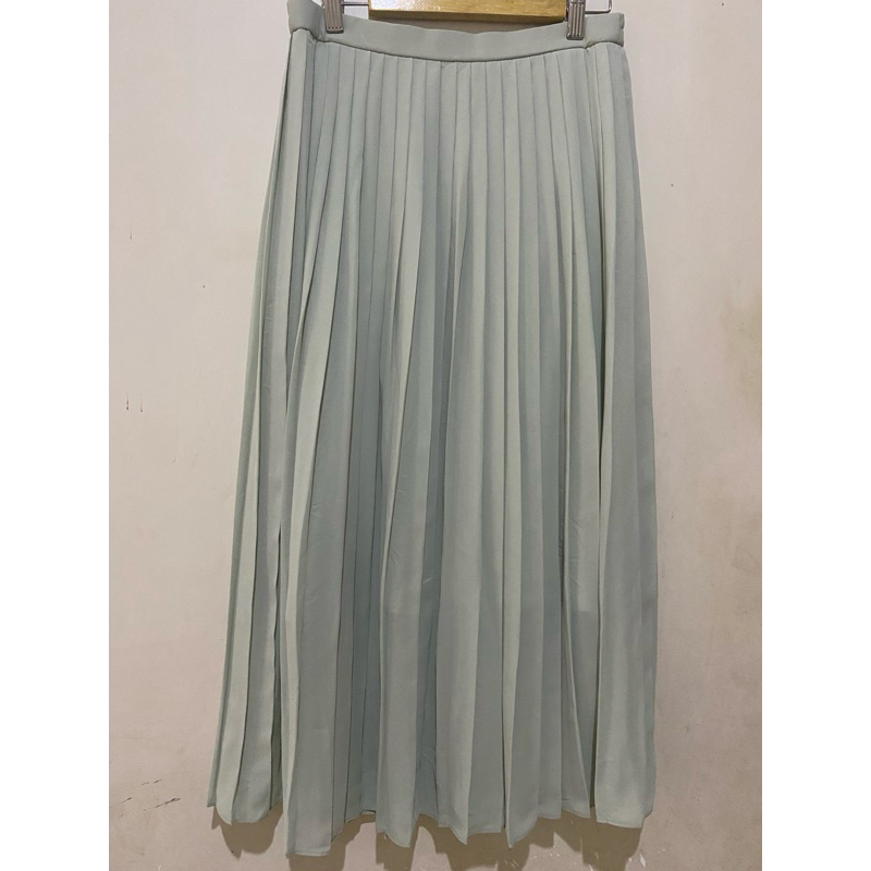 Rok Uniqlo Plisket Rapi