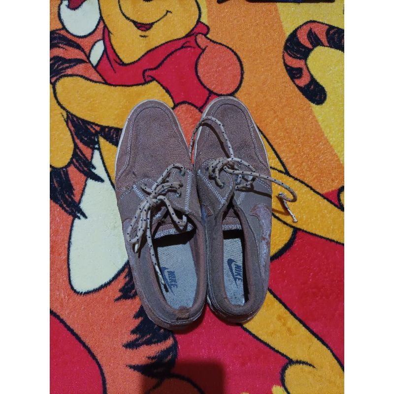 sepatu nike bekas