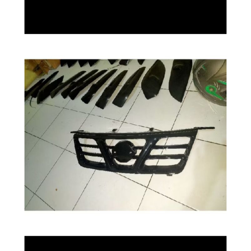 grill Nissan Xtrail t30 2003-2005
