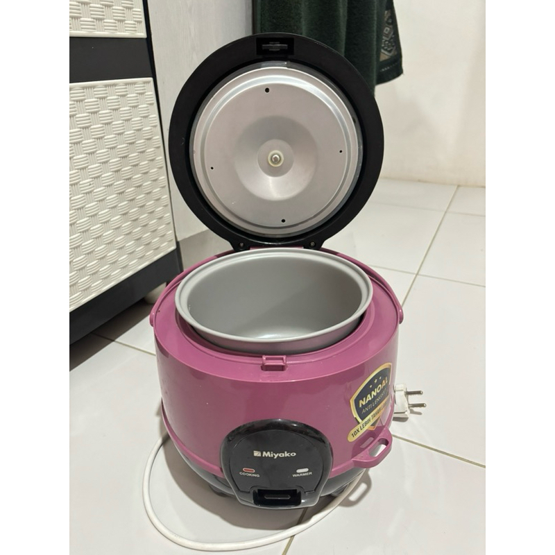 Rice Cooker Mini Miyako 0.6 liter