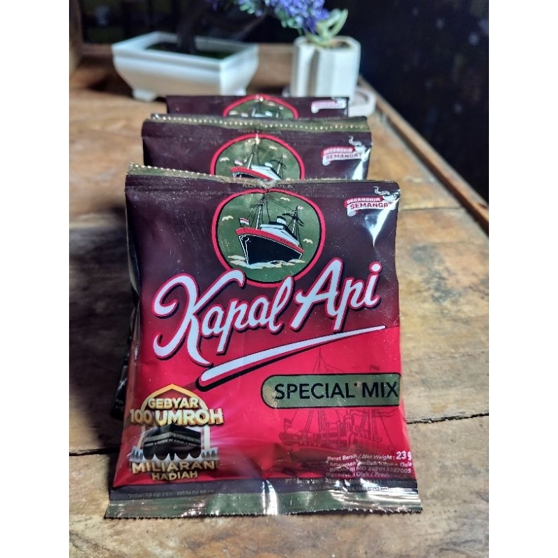 

Kopi bubuk Kapal Api Special Mix 23g 1renceng/10 pcs