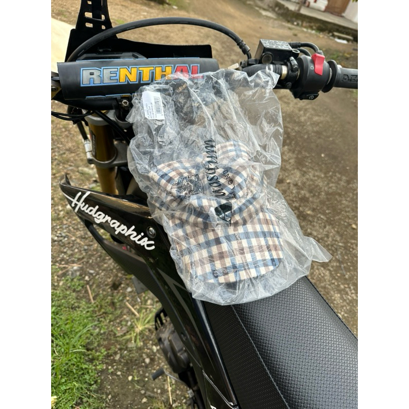 CAPS TOPI AQUASCUTUM EX BNWT