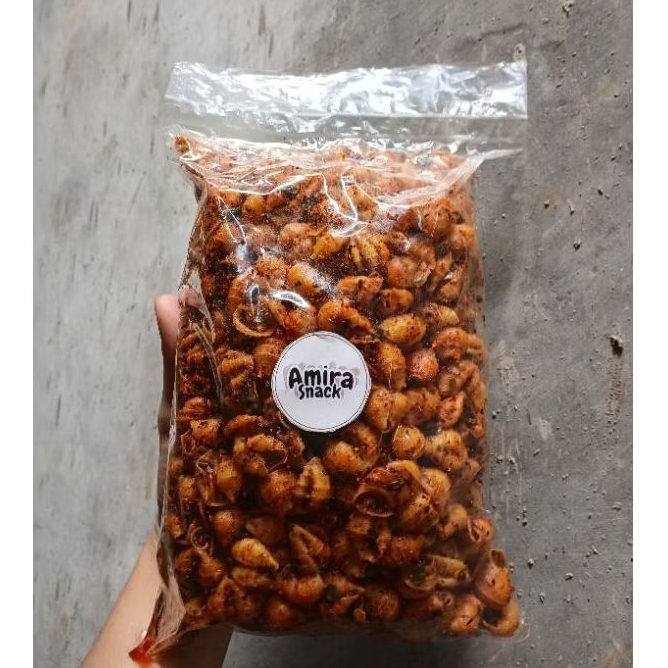 

Makaroni kerang Amira Snack bumbu chili oil extra daun jeruk