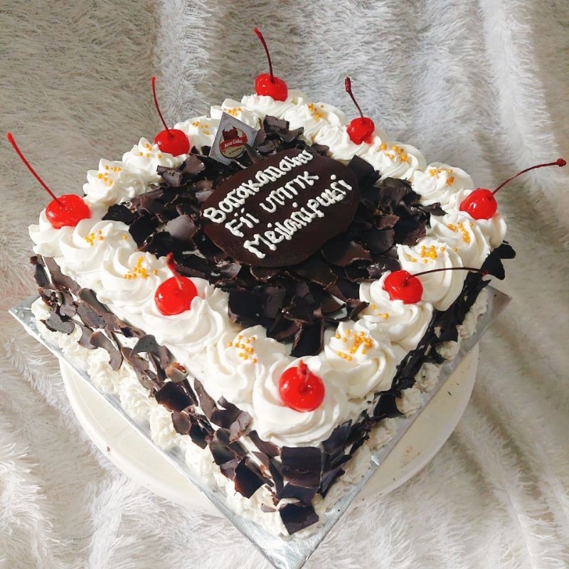 

kue blackforest kue ulang tahun