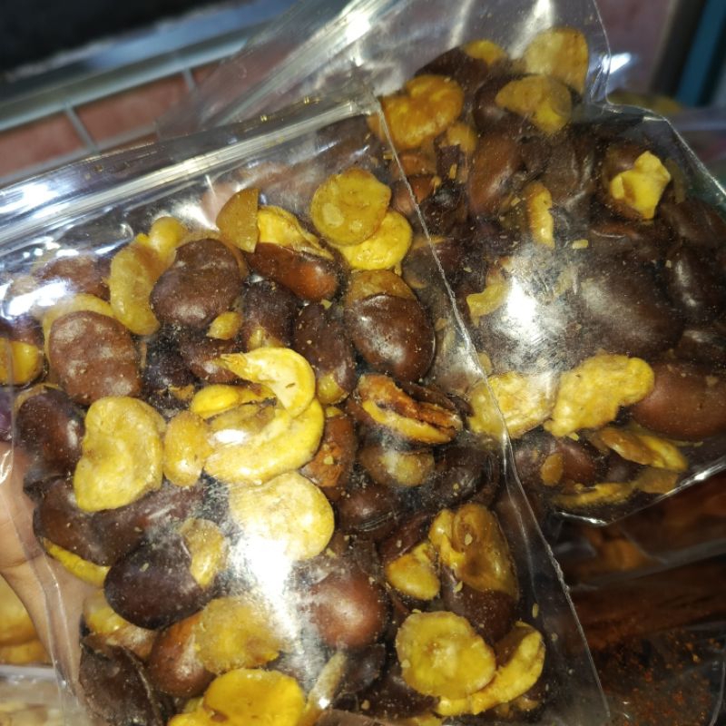 

Kacang Mete Kulit / Kacang Mede Gurih Asin Kualitas Premium Kemasan Pouch 100 gram