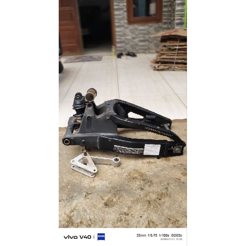 arm atau swing arm honda CBR600R original