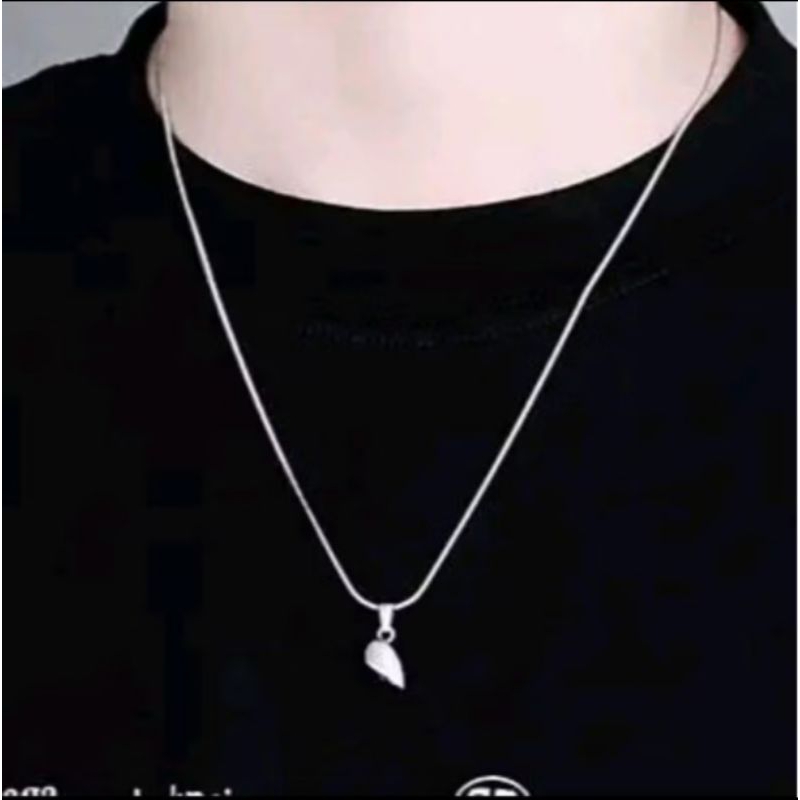 Kalung Couple Titanium Bulat Belut Dengan Liontin Love Magnet Couple Untuk Pria Dan Wanita