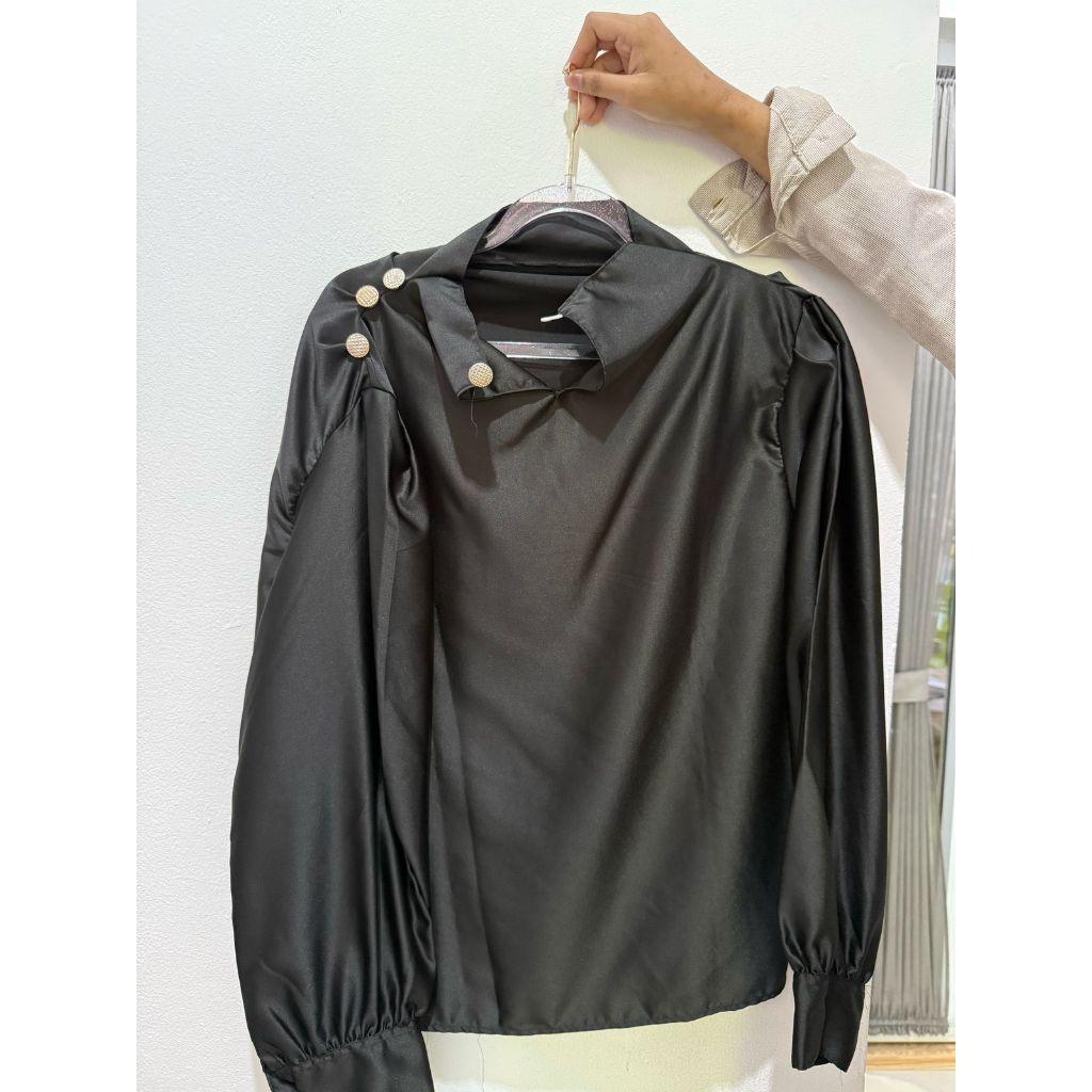 Atasan fishion wanita bahan satin premium