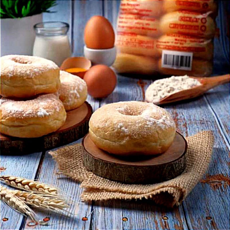 

#donat kentang beku #isi 14 pcs + gula donat #donat panggang (bukan goreng) #khas malang #merek si mentul #BPOM RI MD 023739000100469 #HALAL INDONESIA D35110001531421222 #frozen potato donuts
