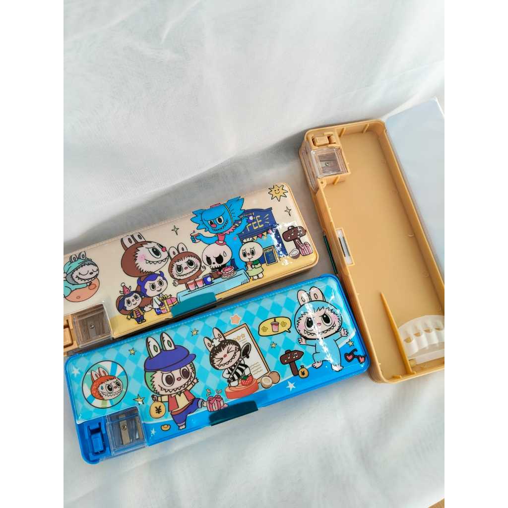 

KOTAK PENSIL MAGNET LABUBU / LABUBU TEMPAT PENSIL MAGNET