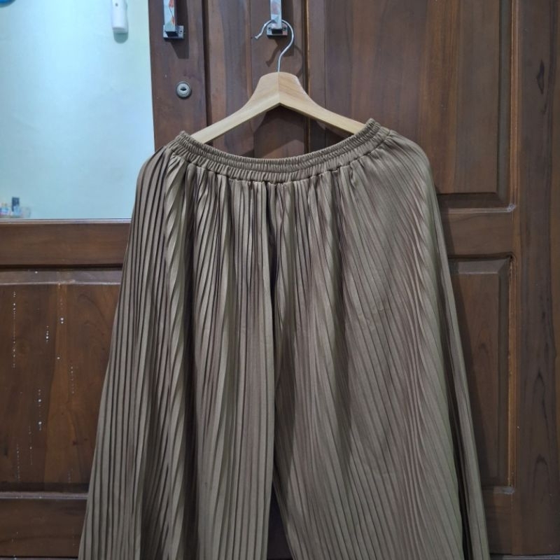 PRELOVED MURAH Celana Pakaian Bawahan Cewek Wanita Perempuan Bekas Pernah Dipakai Masih Bagus Warna 