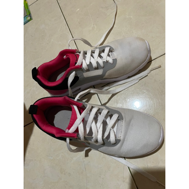 [PRELOVED]champion sneaker uk5 by payless
