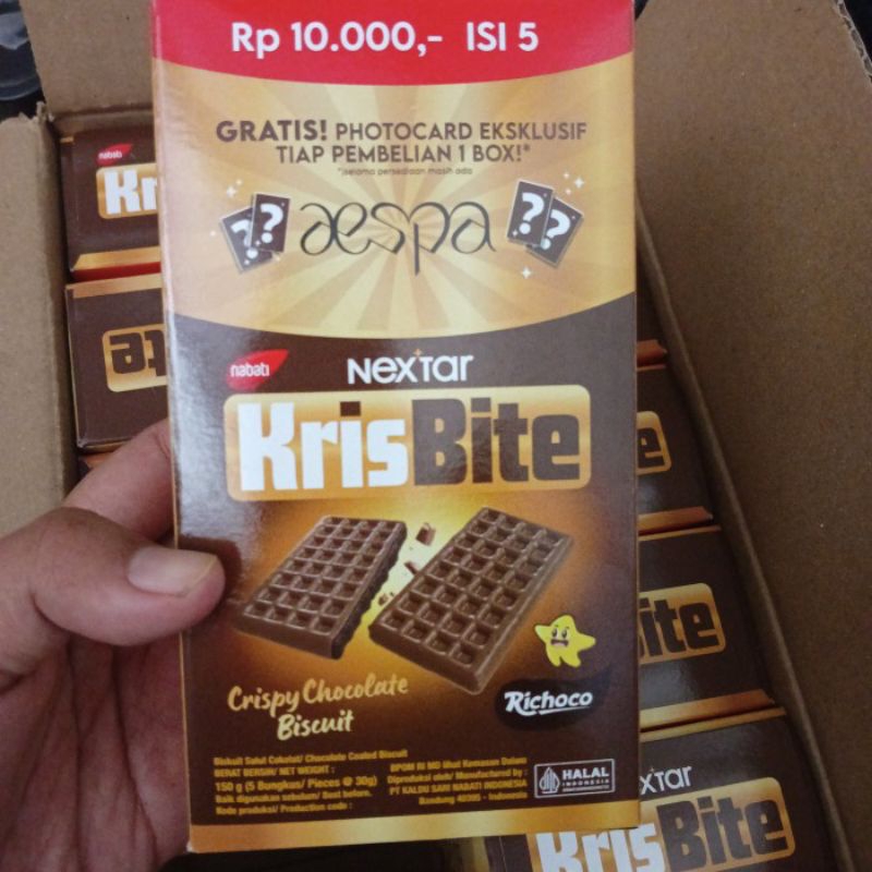 

NABATI KRIS BITE ISI 5 PCS DAPATKAN PHOTOCARD AESPA Murah