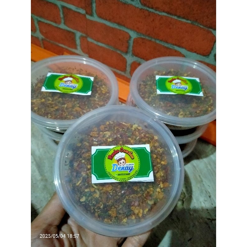 

Sambal tabur Pedas gurih daun jeruk ikan & udang 50gr