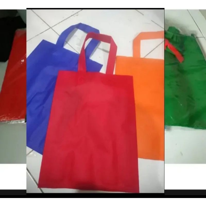 

TAS SPOND BOUND HANDLE UK BESAR warna hijau 38X45 1 IKAT( 5 LUSIN )