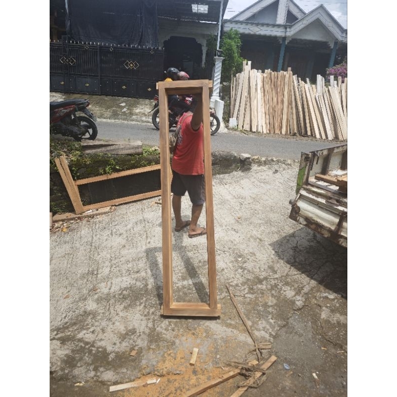 kusen beserta kacanya kayu mahoni