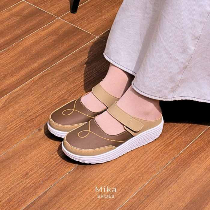 ONE LOVE MIKA SEPATU BUSTONG WEDGES MULES WANITA
