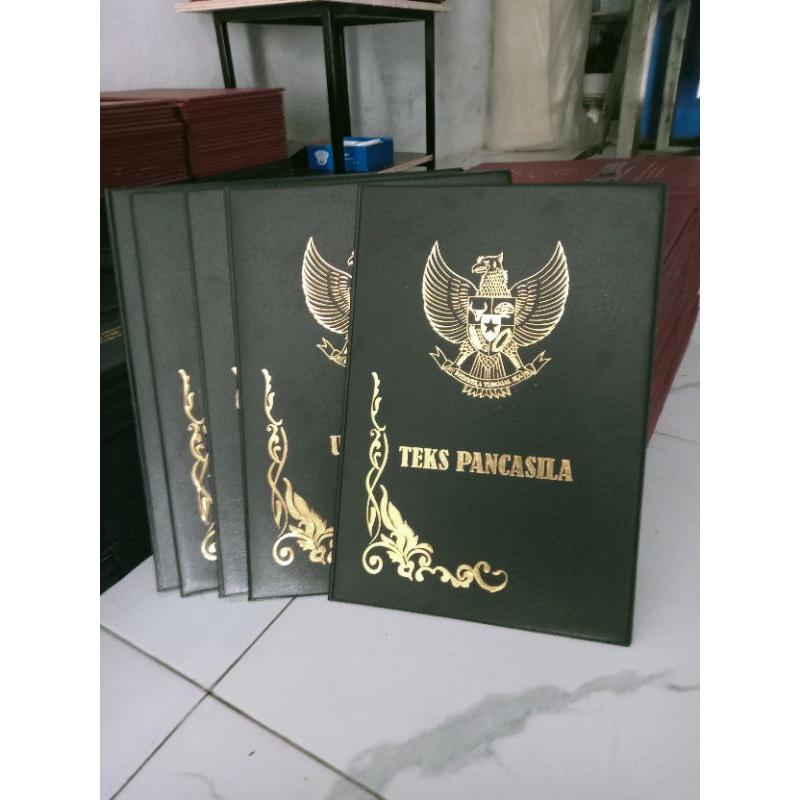 

Map Upacara || Sampul Upacara. 1 Set (Isi 5pcs) Hitam