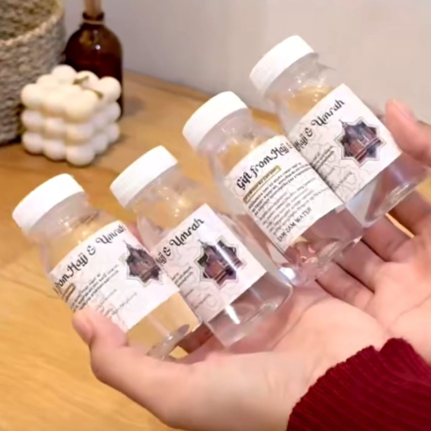 

PAKET A PAKET OLEH OLEH HAJI DAN UMROH AIR ZAM ZAM 60ML /MURNI TANPA CAMPURAN AIR ZAM-ZAM MEKAH